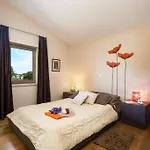 Sunny Summer House 4*